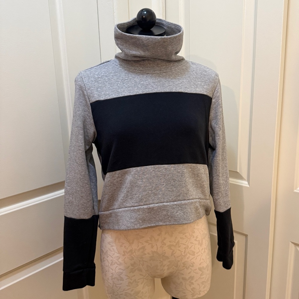 Adidas Mock Neck Crop Top | Size Small